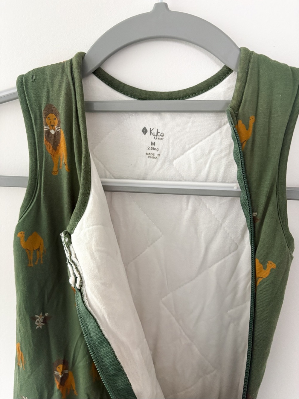 Kytebaby Sleep Sack 2.5 TOG Medium with Lion & Camel Print - Picture 3 of 4